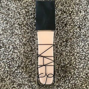 NARS Natural Radiant Foundation